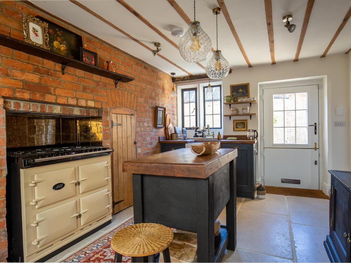Little Oakley Cottage Sandford St Martin Экстерьер фото