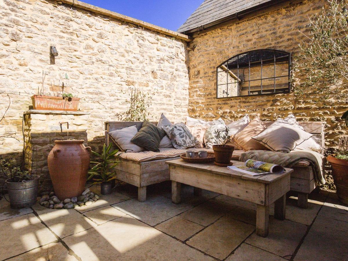 Little Oakley Cottage Sandford St Martin Экстерьер фото